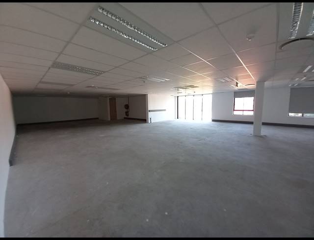 330M² OFFICE TO LET IN FOURWAYS